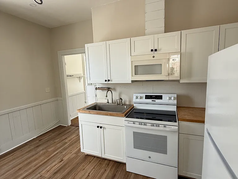 33 Pitt St #2 — Photo 1