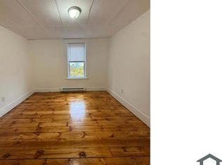 163 1/2 Grand St, Worcester, MA 01603