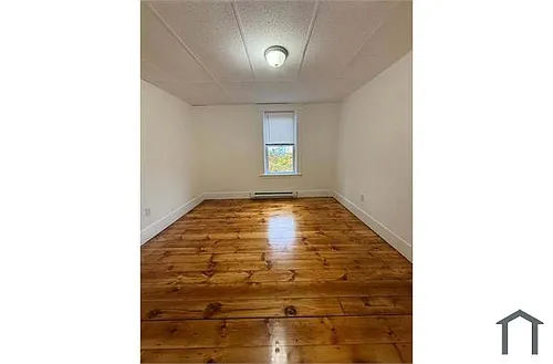 163 1/2 Grand St Photo 1
