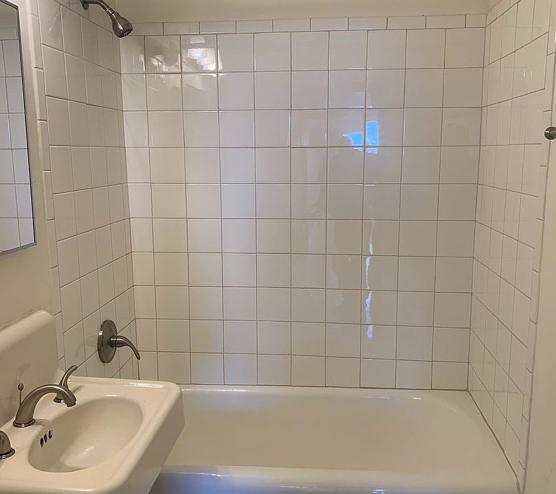 2nd image of 705 E Thomas St APT 403