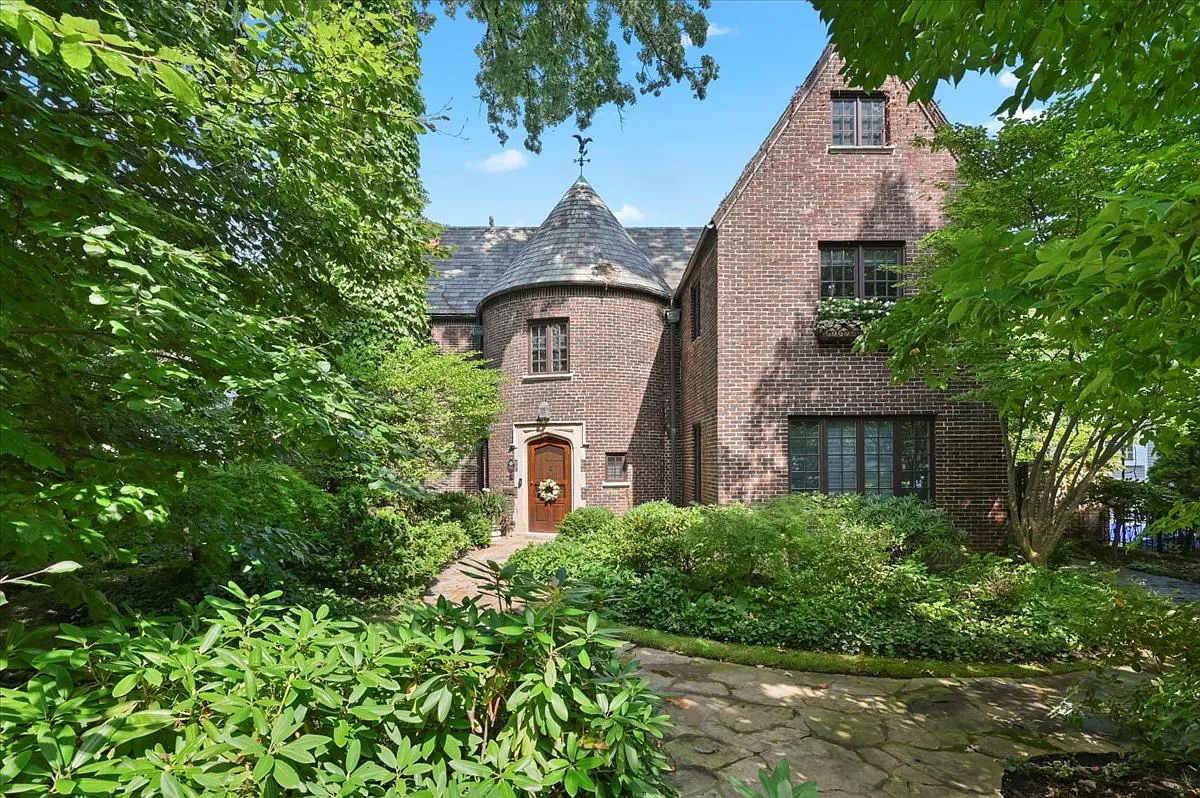 714 Forest Ave photo 1