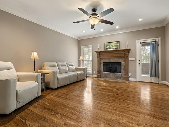 4th image of 2900 Deer Run Ln