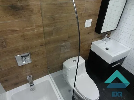 Rented by EXR | media 14