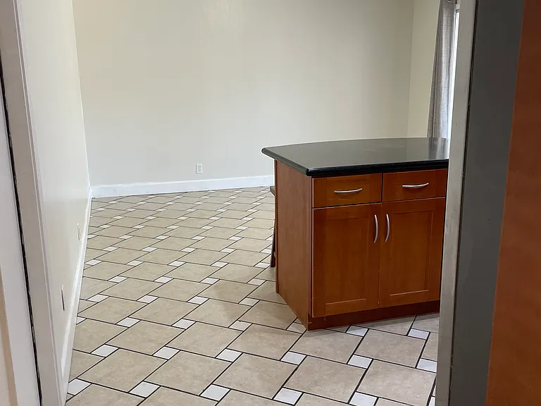 1301 Brookview Dr — Photo 10