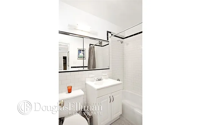 Rented by Douglas Elliman | media 16