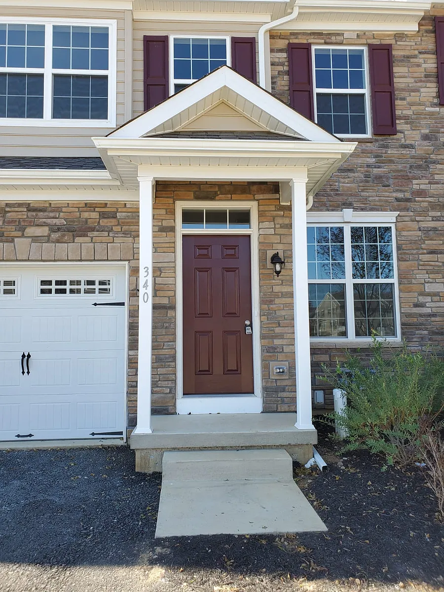 Building Photo - 340 Redclover Ln