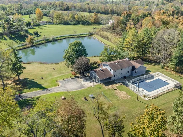 671 Wilson Creek Rd, Lawrenceburg, IN 47025