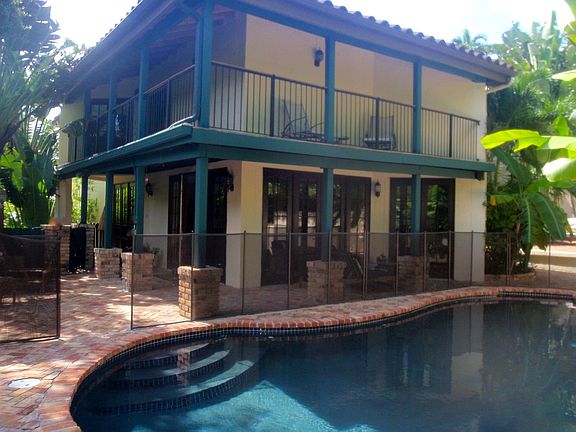 2nd image of 2453 S Bayshore Dr