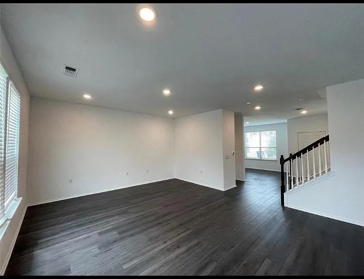 6721 Ellsworth Walk — Photo 4