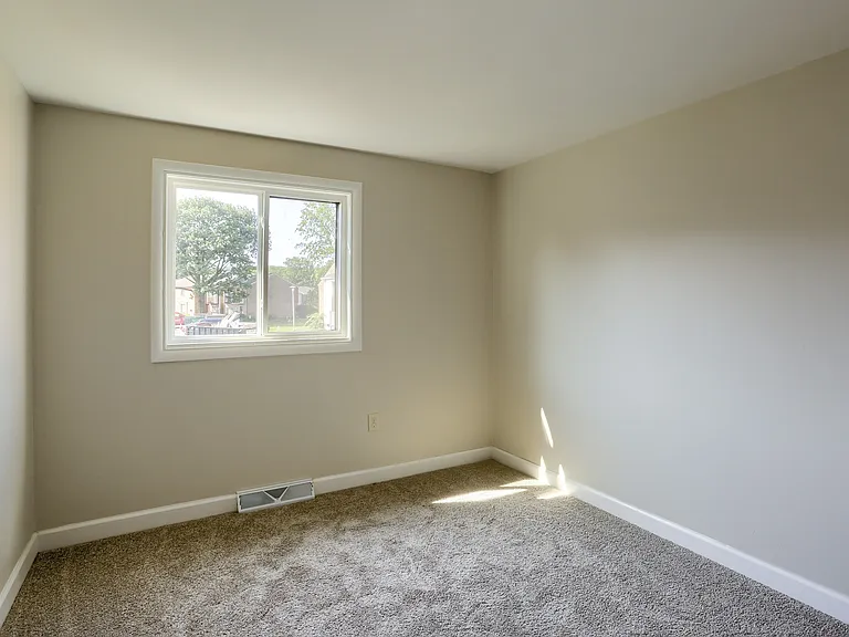 Briarcrest Gardens Apartments & Townhomes — Photo 79