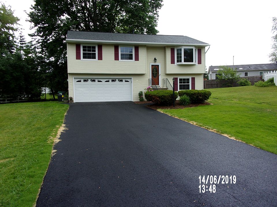 1st image of 28 Linda Ln
