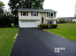 28 Linda Ln, Waterford, NY 12188