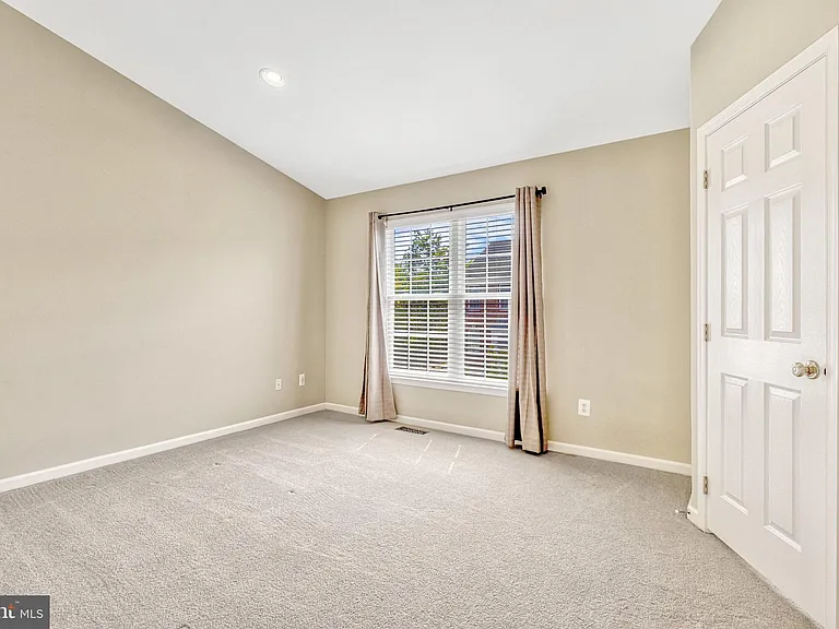 25368 Shipley Ter — Photo 15