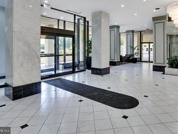 3rd image of 400 Madison St APT 505