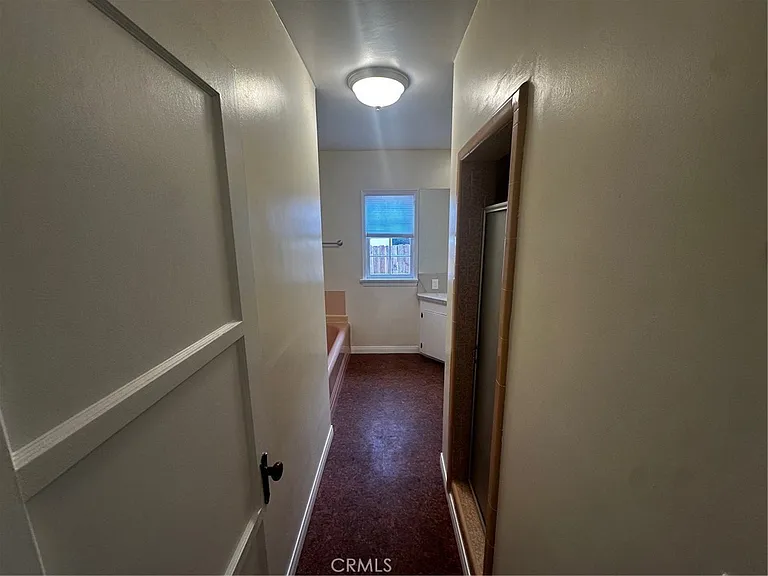 2151 N Altadena Dr — Photo 20