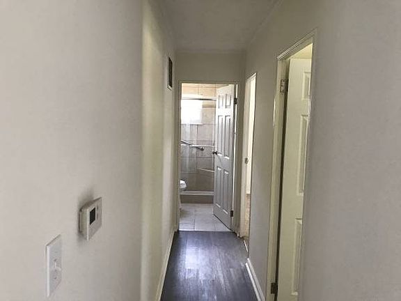5th image of 2568 Mariposa St