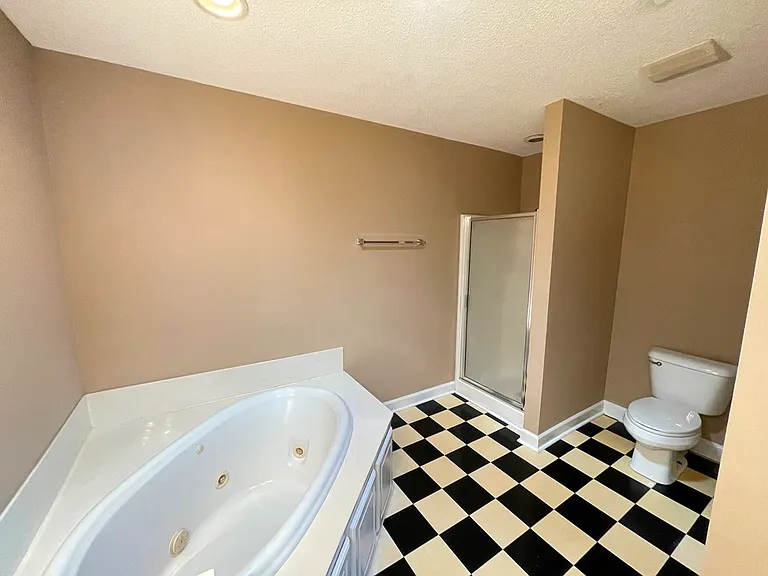 3436 Westgate Dr — Photo 28