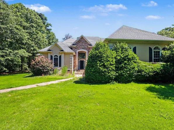 230 Carole Courtney Rd, Cowpens, SC 29330
