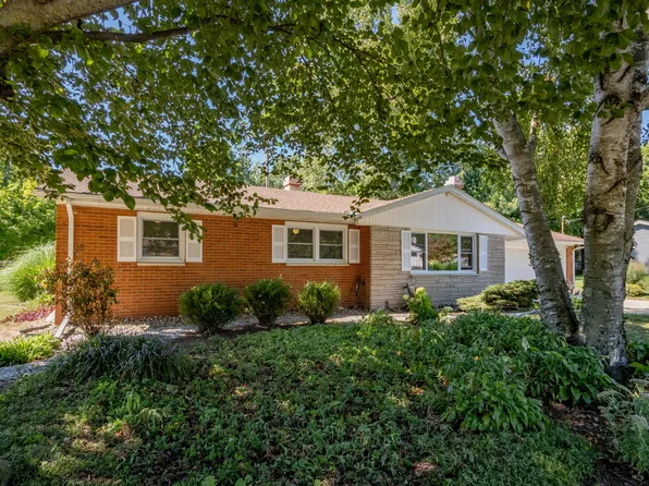 1409 Magnolia St, Kalamazoo, MI 49048