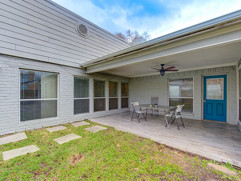 1522 S Kirkwood Rd — Photo 16