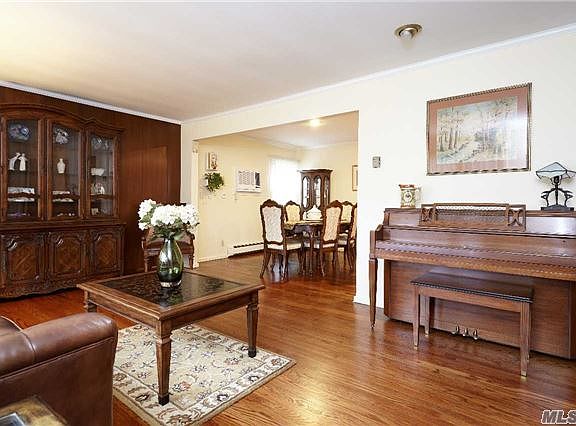 3rd image of 812 Bruce Dr