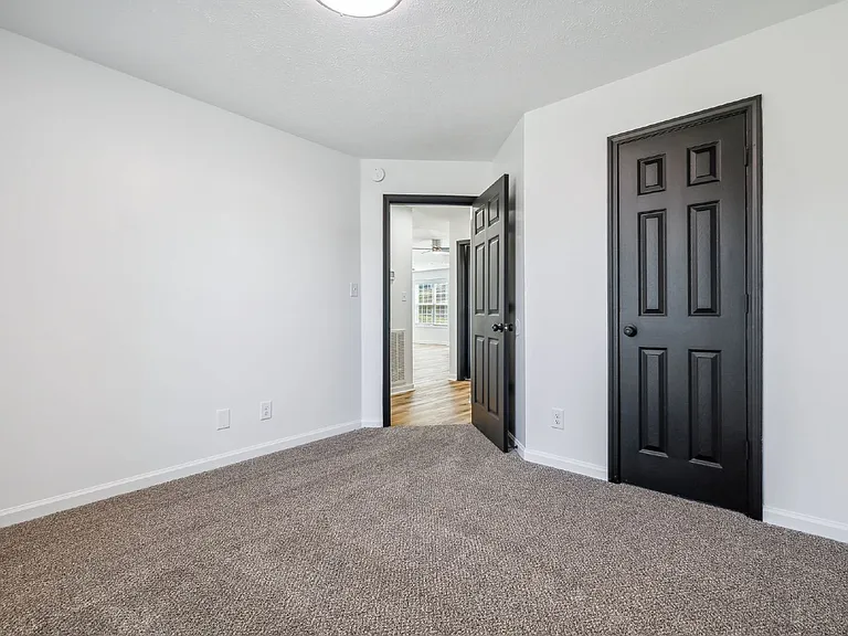 1824 Cottingham Ct — Photo 34