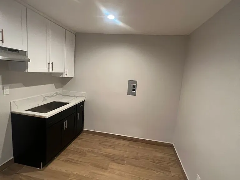 9514 Avalon Blvd — Photo 3