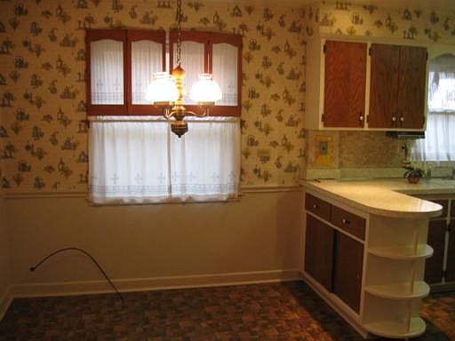 4th image of 4927 W Birchwood Ave