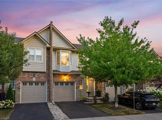 10 Liddycoat Ln #4, Hamilton, ON L9G 0A7