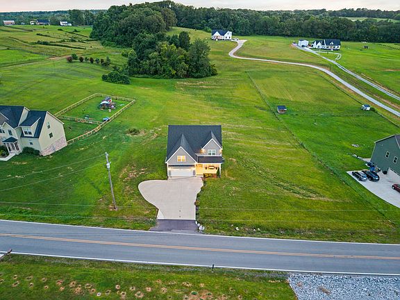 5th image of 3968 Chapel Hill Rd