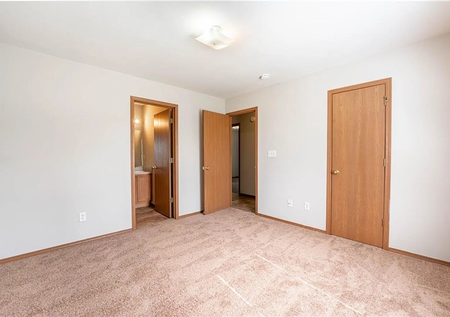 3 Bed 2 Bath Rogers — Photo 4