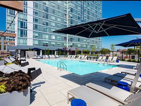 4th image of 1501 Voorhies Ave APT 21