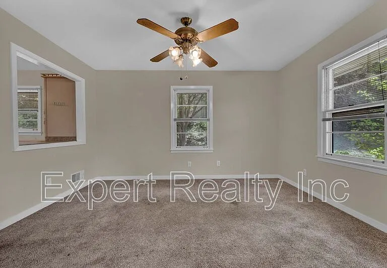 2249 4th Place Cir NE — Photo 15