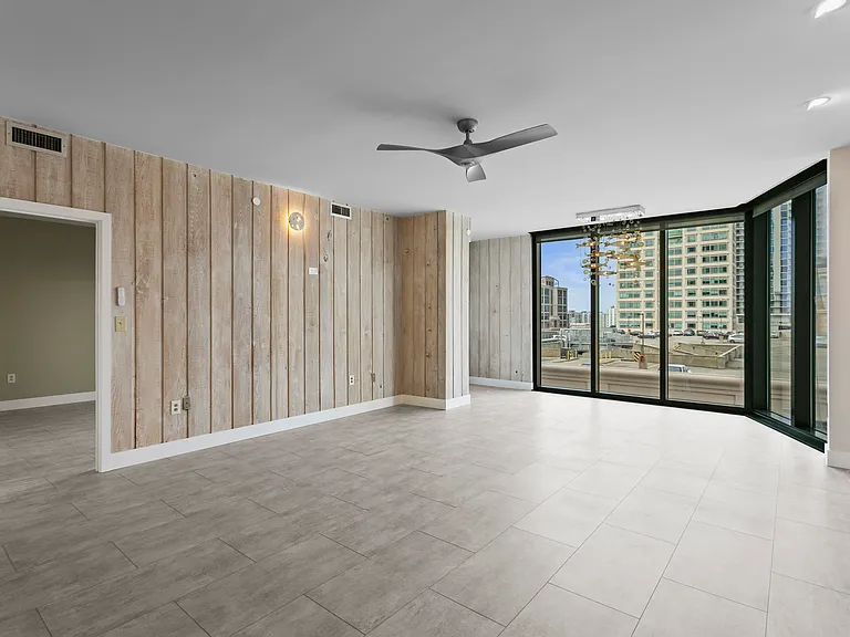 1 Beach Dr SE #1112 — Photo 16