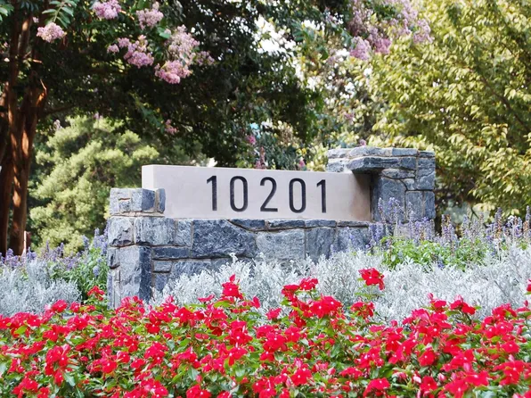 10201 Grosvenor Pl APT 1204A, Rockville, MD 20852