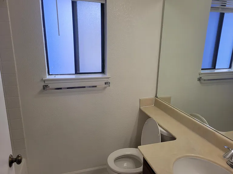 2224 Emerald Hills Cir — Photo 16