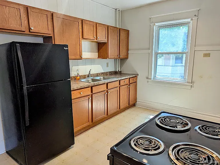 421 N Front St #1 — Photo 4