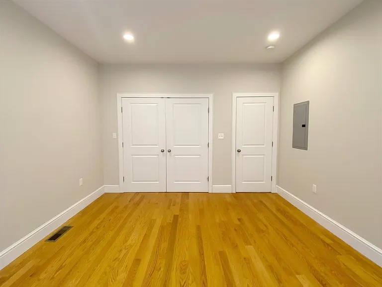 821 Winthrop Ave #1 — Photo 9