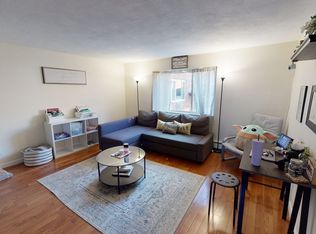 28 Bryon Rd APT 2, Chestnut Hill, MA 02467