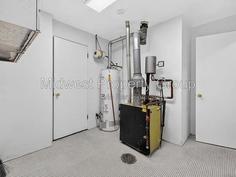 2050 Goodale Ave — Photo 22