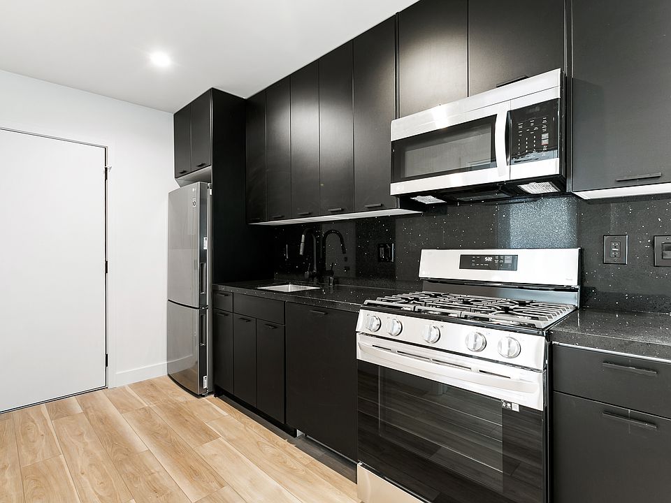 1st image of 225 Lucas Ave APT 2
