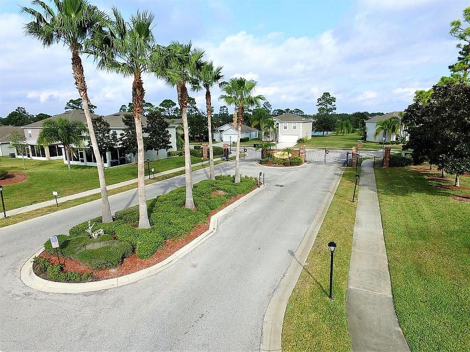 Main Entrance-1752 ahead