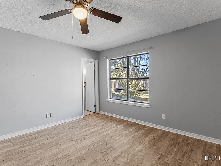 216 Dirks Dr — Photo 18