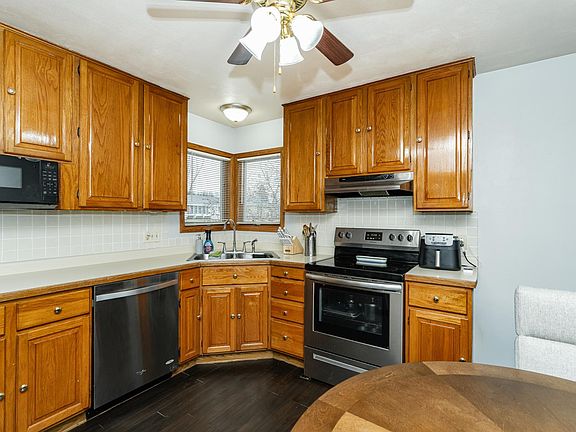 3rd image of 2004 18th St NW