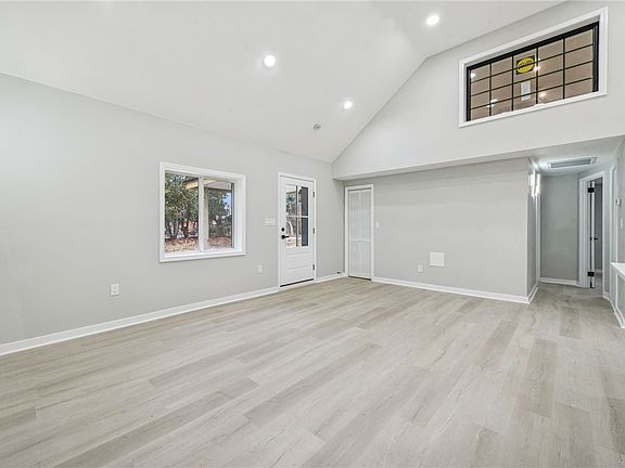 5th image of 4531 Ridgeview Dr