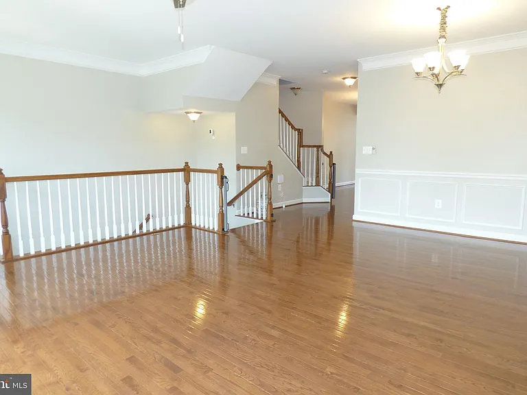 1604 Kinnaird Ter NE — Photo 10