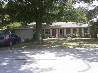 132 W Kurlene Dr, Macomb, IL 61455