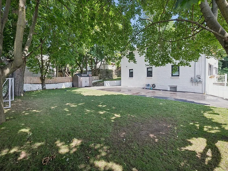 25 Van Duzen Pl #1 — Photo 25