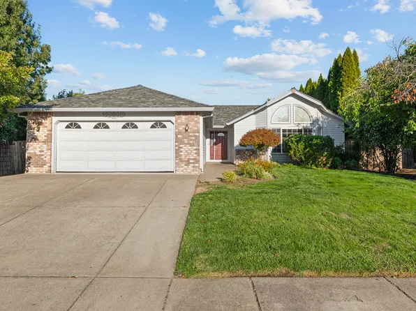 1443 Yellowstone Ave, Medford, OR 97504