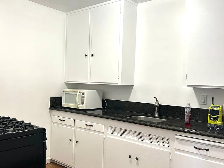 53 Argonne Ave #2 — Photo 8